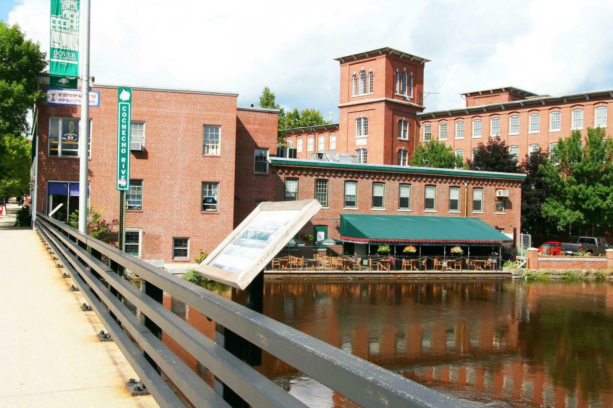 Hampton Inn Dover Exterior photo